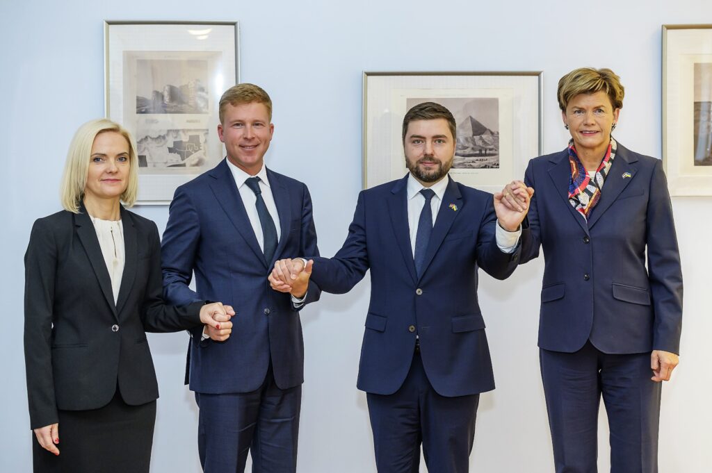 Artūrs Vasiļevskis symbolically handed over an AI-powered translation platform to the Embassy of Ukraine in Latvia